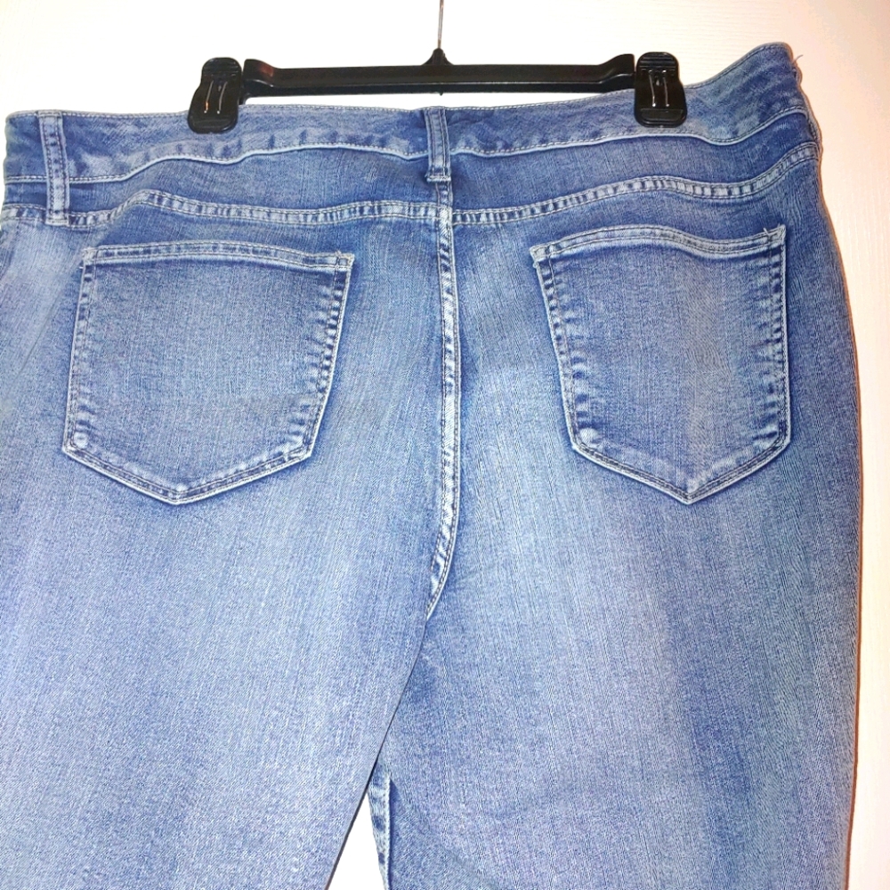 St. John's Bay Blue Floral Embroidered Capris - Picture 2 of 5